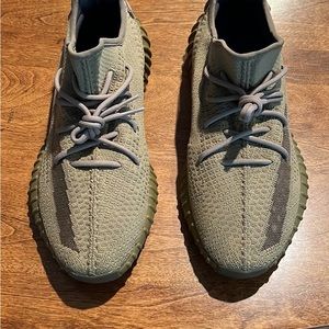 Yeezy 350 “Earth”